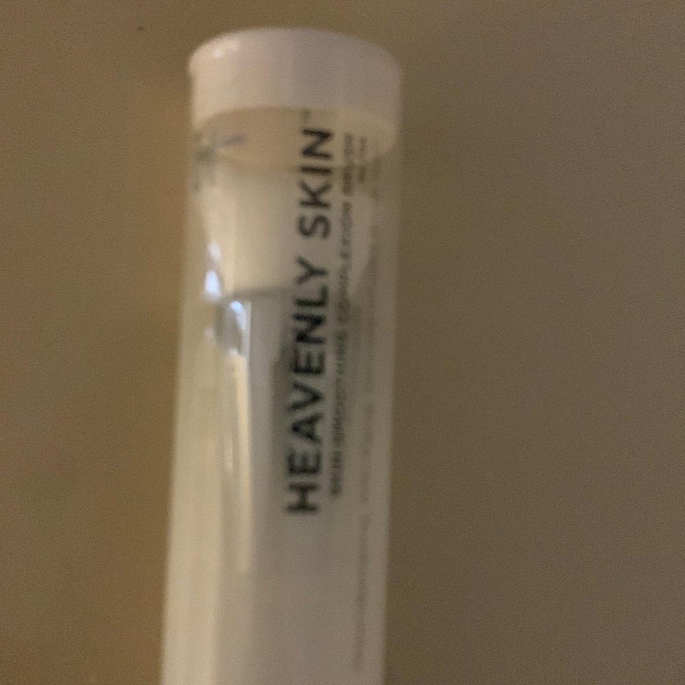 It Cosmetics 704 Heavenly Skin brush